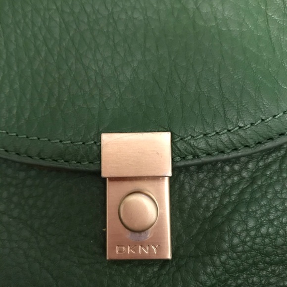 DKNY Emerald Green Leather Wristlet - Picture 2 of 8